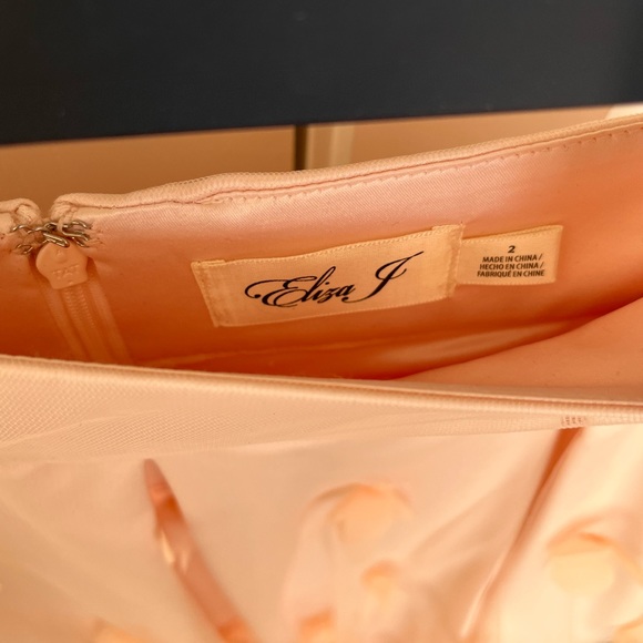 Eliza J Blush Pink Petal Appliqué Tulle Women Size 2, worn once. - Picture 3 of 3